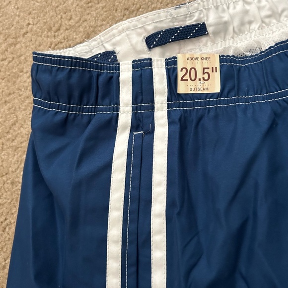 NWT Men’s Swim Trunks Navy Blue New never worn. Size L 36-38 a Smoke Free home! - Picture 5 of 8